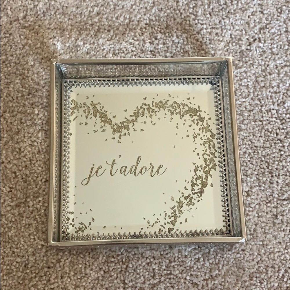 Cynthia Rowley Love Accent Holder. Open to Offers!